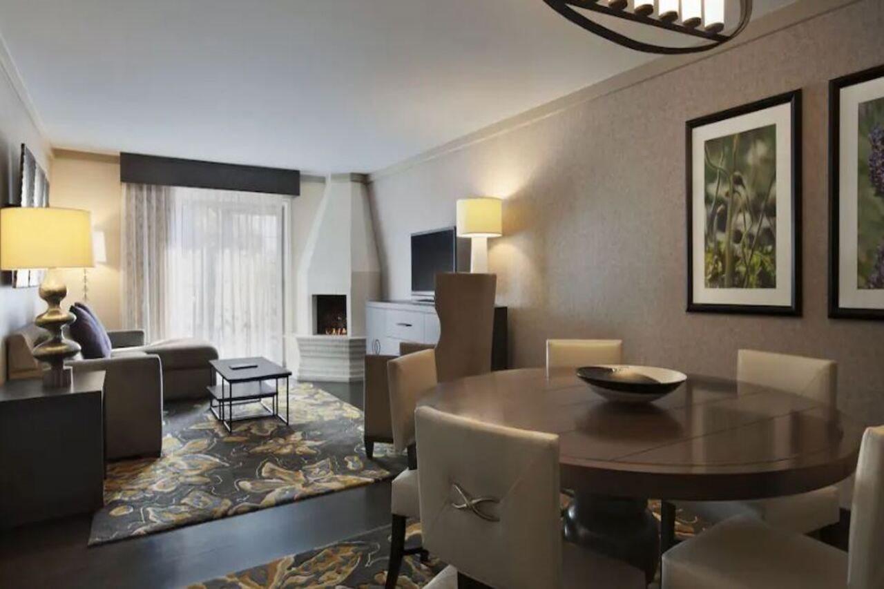 Embassy By Hilton Valley Hotel