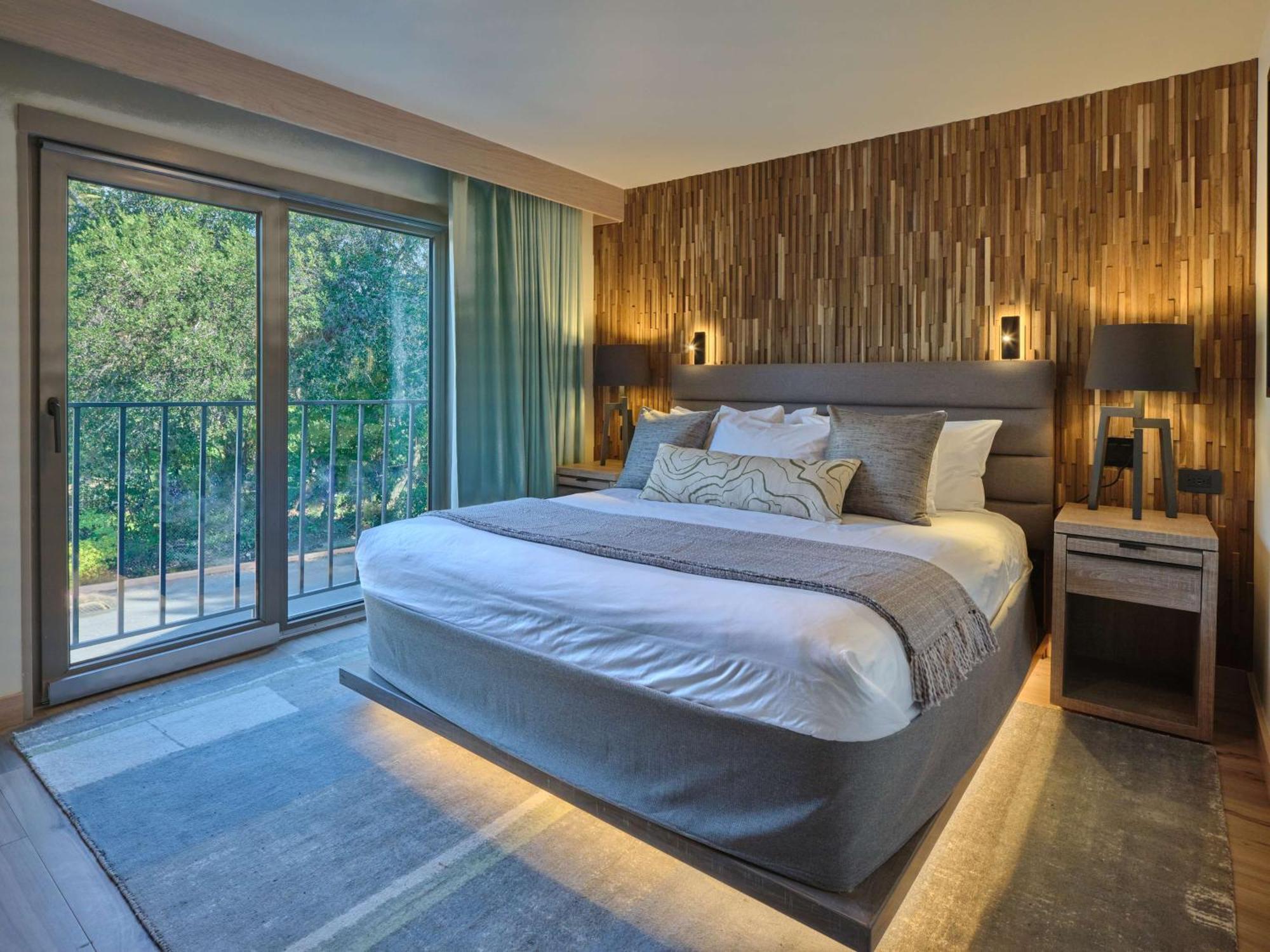 Embassy By Hilton Valley 4*