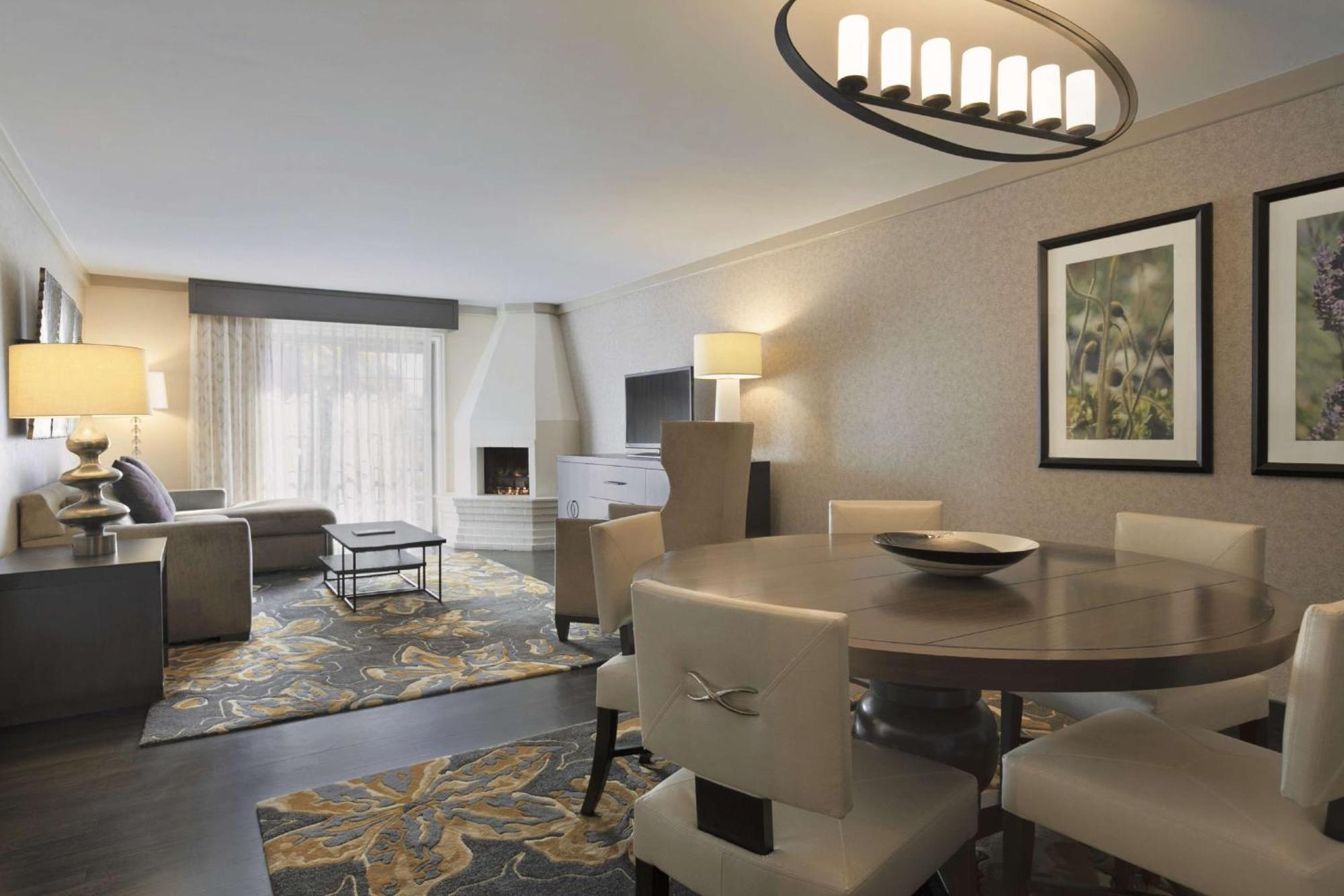 Hotel Embassy By Hilton Valley 4*