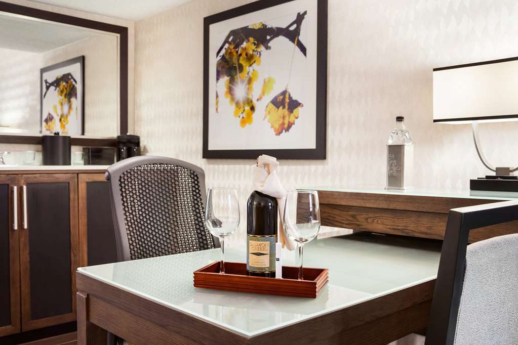 Hotel Embassy By Hilton Valley 4*