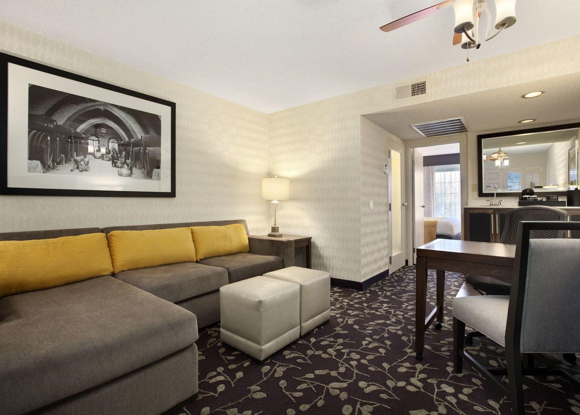 Hotel Embassy By Hilton Valley